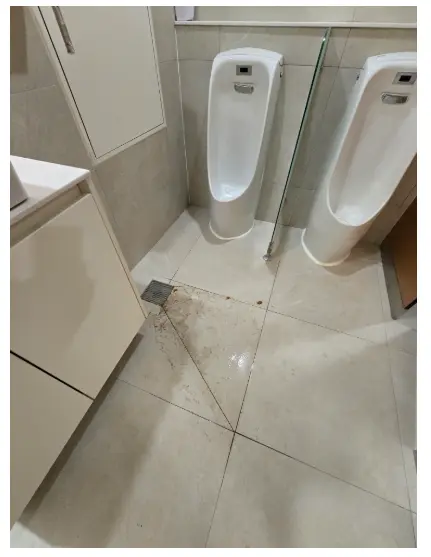 신사동 화장실 하수관 역류와 모르타르 제거 사례 현장 대표사진